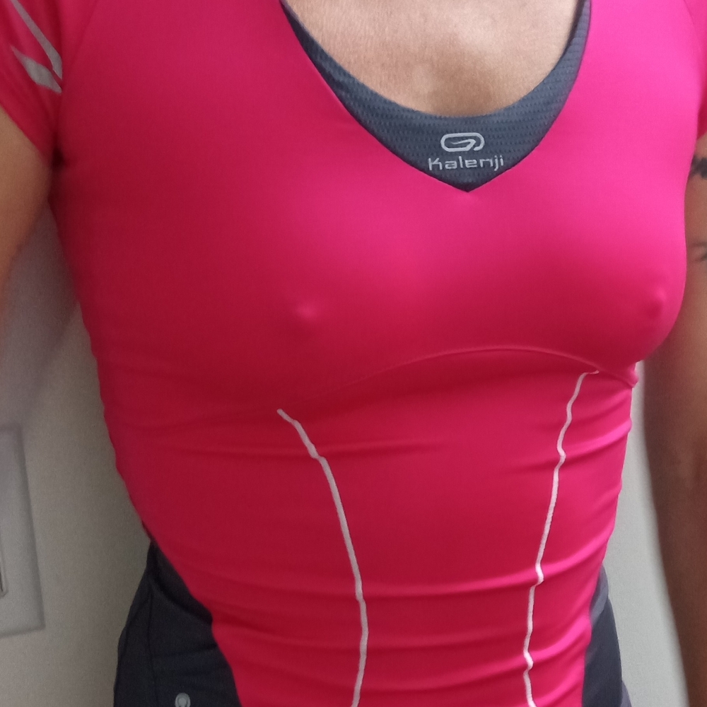 💫DECATHLON KALENJI Women's Pink and Black Athletic Short Sleeve Tee
